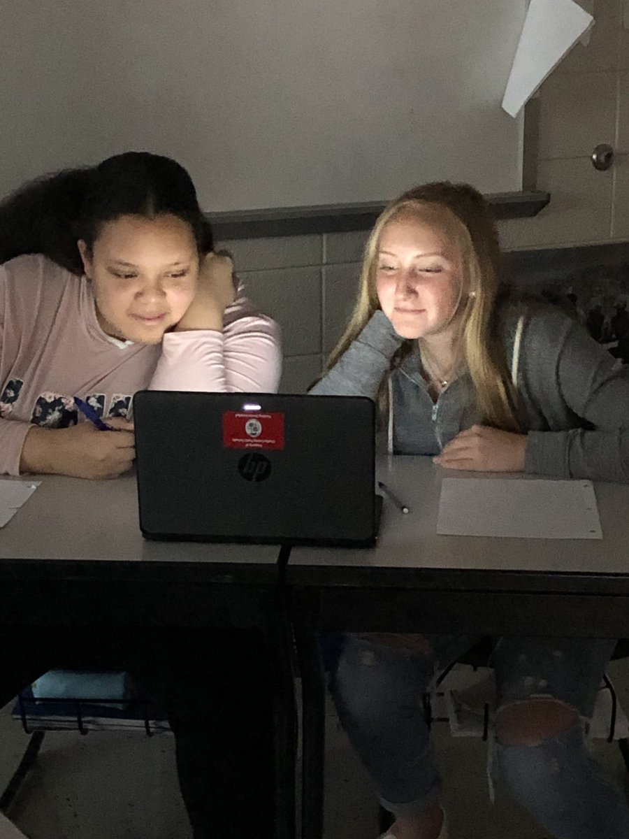 somdprattas's tweet image. Shhhhh... we are Soviet spies going through Truman’s important papers... hope we pick the ones that Stalin would like to see... or else.... 💀 #spiesdontsmile #postexamfun  #ihavethebeststudents
