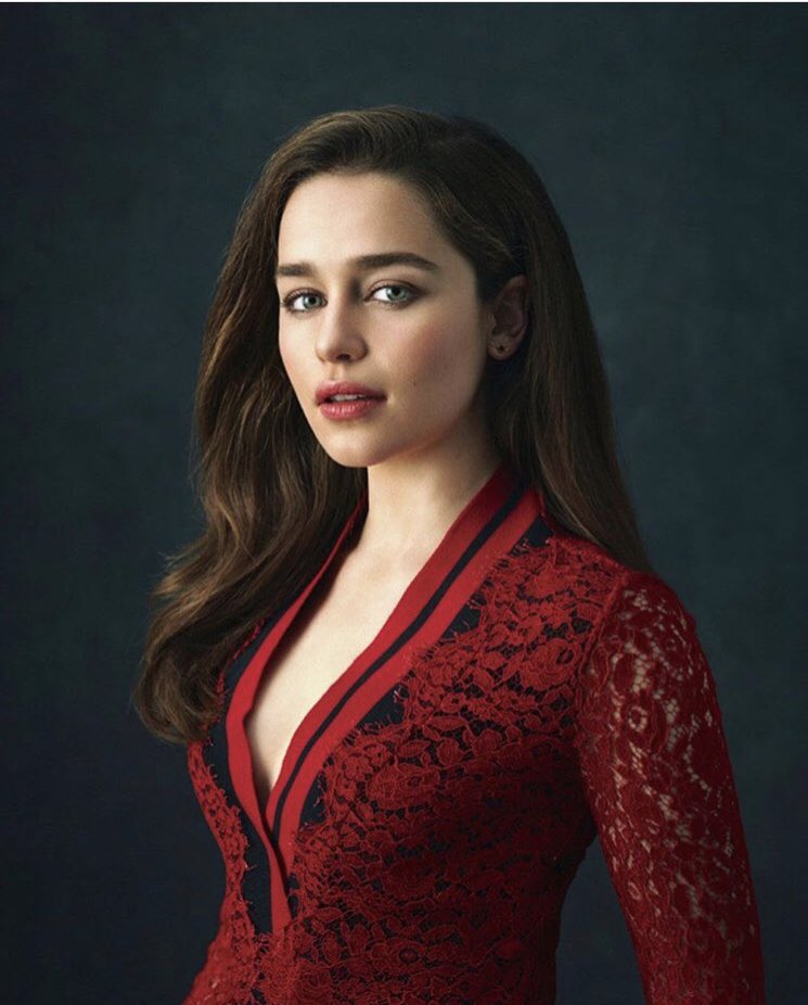 ClaireHac's tweet photo. So, after much umming and ahhh-ing about who we think should play the role of โChloeโ in the โMeet Me at 10โ movie, I think we have our front runner.... when sheโs finished with burning cities to the ground that is! ๐ #Dracarys #MeetMeAt10 #GameofThrones #GoT @VickyJones7 https://t.co/RbKTAz7v3Y
