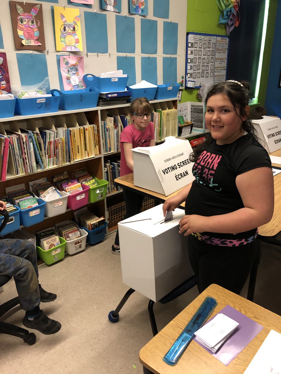 mmemarshallnl's tweet photo. Eager voters today! @studentvote @StEdwardsSchool @CIVIX_Canada https://t.co/VBrPbuEjbu
