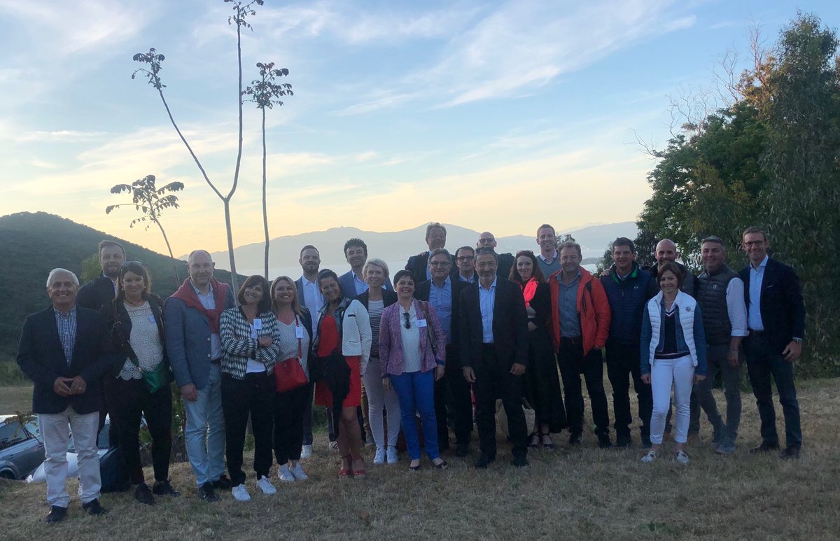 La belle équipe #axa Nord-Est AssurBanque en #Corse pour la convention nationale. ⁦<a href="/AXAFrance/">AXA France</a>⁩