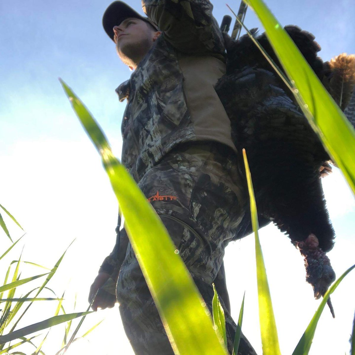 HeirsOutdoors's tweet photo. Brian punched his PA turkey tag this morning! Self filmed. Called him in from 300+ yards with a #talkinstick Flockbuster! 10” beard, 1 1/8 inch spurs.
#stoegerm3500 #turkeyhunting #pennsylvania #cantstoptheflop #cantstoptheflop2019 #carlsonschoketubes #longbeardxr #longbeard https://t.co/y72nYcvGF7
