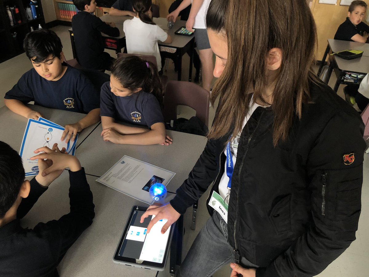 .<a href="/spp_ycdsb/">St. Padre Pio CES</a> students learning about the uses and application behind Swift Playgrounds &amp; Spheros!! #EveryoneCanCode #AppleEDU @NearNorthSchool