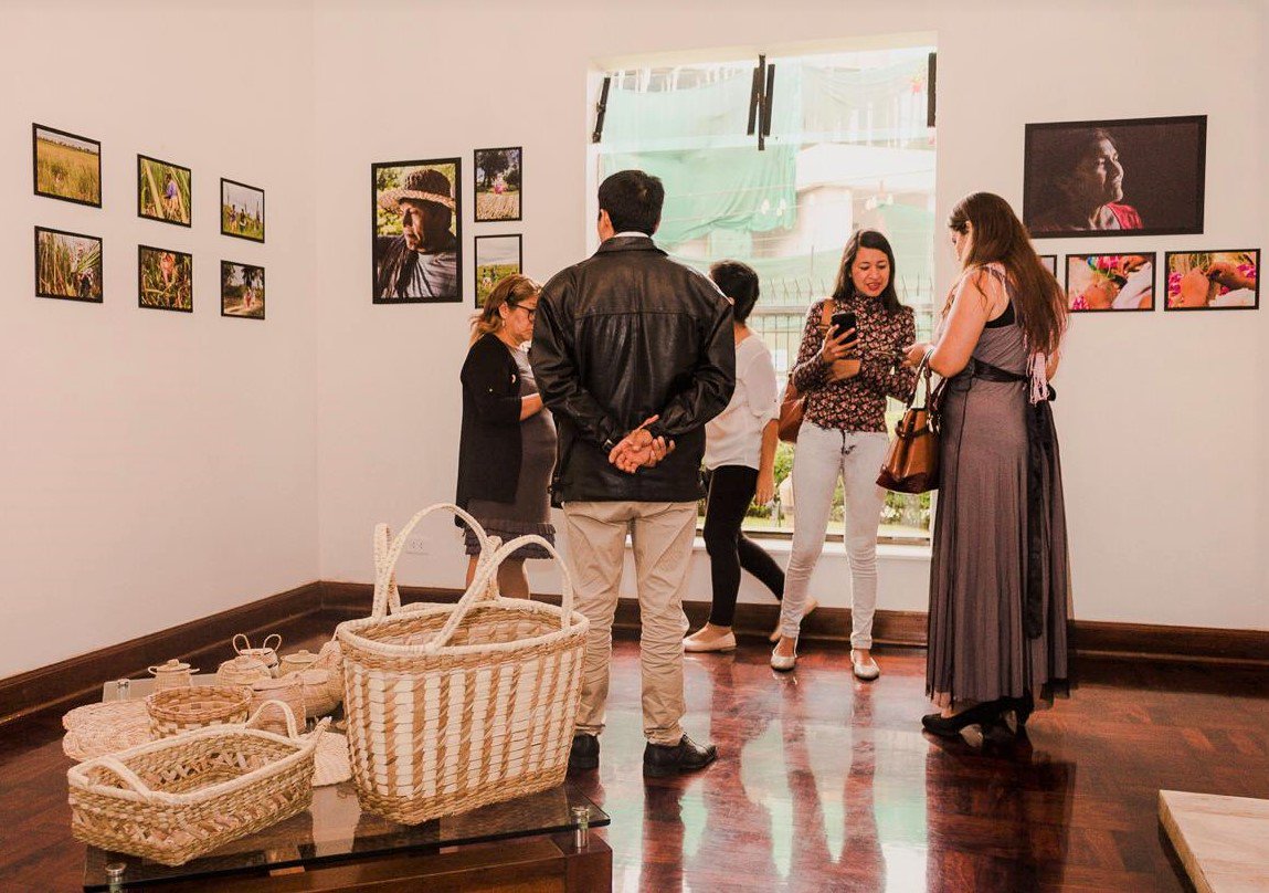 Embajada de la República del Paraguay en Lima 🇵🇪 conmemoró el 208° aniversario de la Independencia Nacional. Al acto asistió el canciller <a href="/NestorPopolizio/">Nestor Popolizio</a>. bit.ly/2VFrv7S 
#208Paraguay
