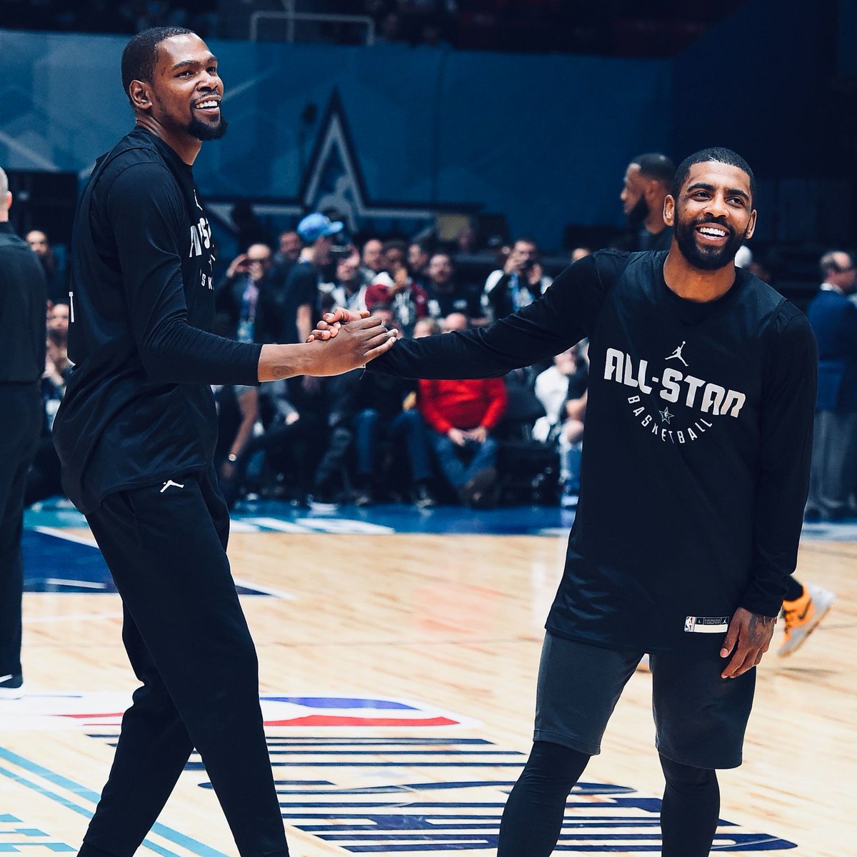 BleacherReport's tweet photo. KD-Kyrie rumors really got Knicks as potential favorites for next season (via @br_betting) https://t.co/Os4E1Ba9DQ