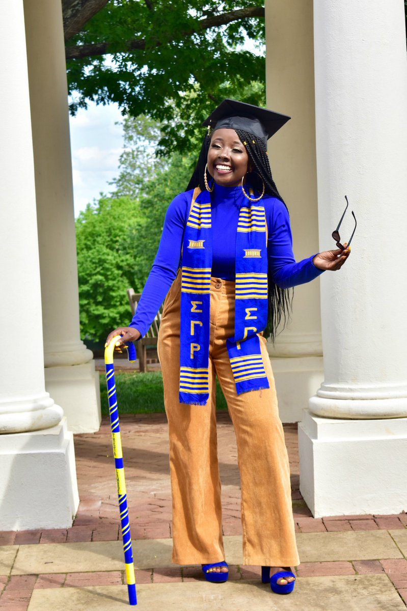 chel_ohh's tweet image. She believed she could so she did✨. #FirstGenGrad #ILoveMySgrho #2MoreDays