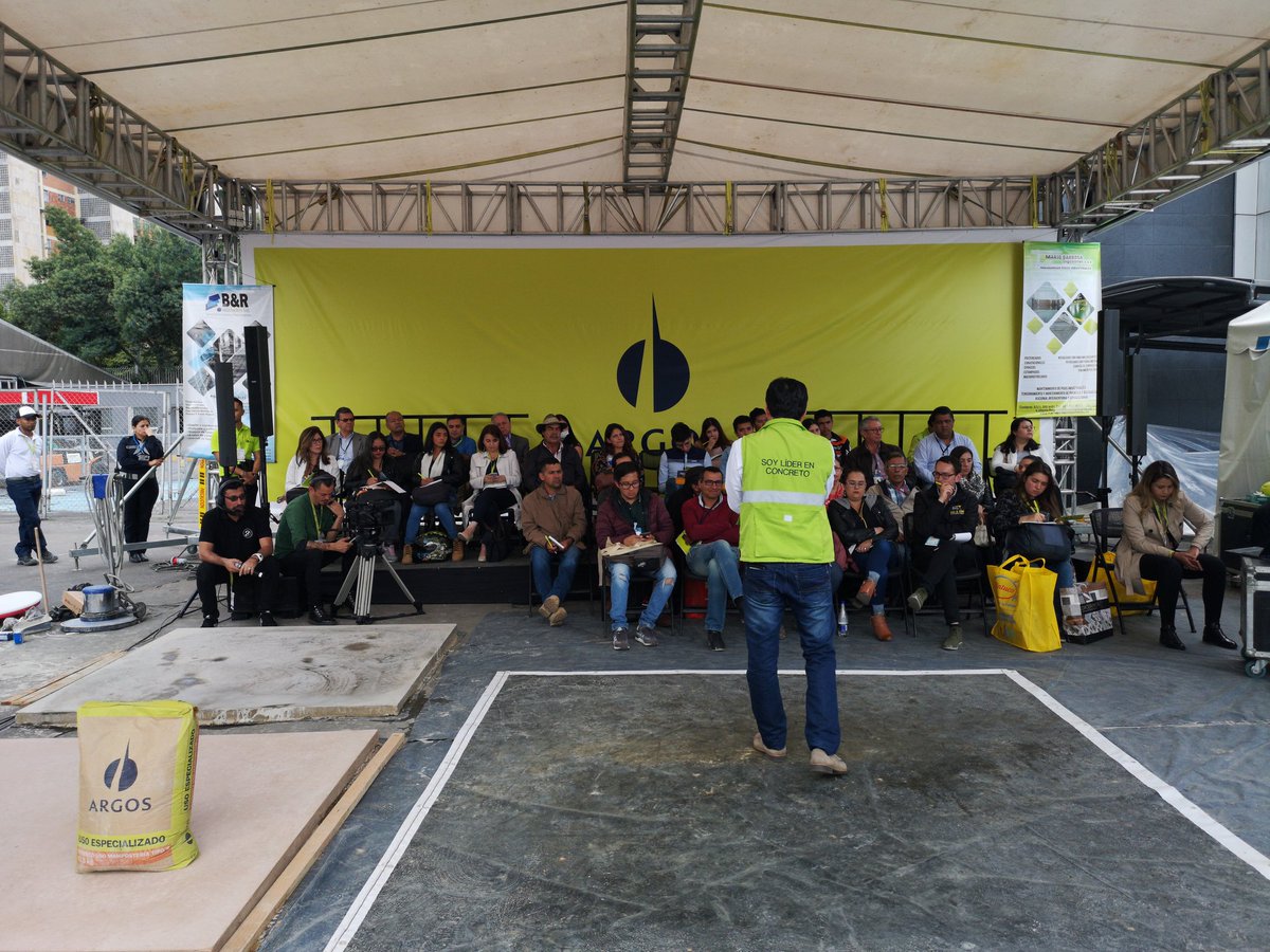 Cementos_Argos's tweet image. Conferencia sobre nuestro #MorteroSeco &quot;Fácil preparación, mejor adherencia, ahorro en costos, mejores acabados y reducción en desperdicios&quot; Estamos en #ExpoconstrucciónConArgos #Corferias