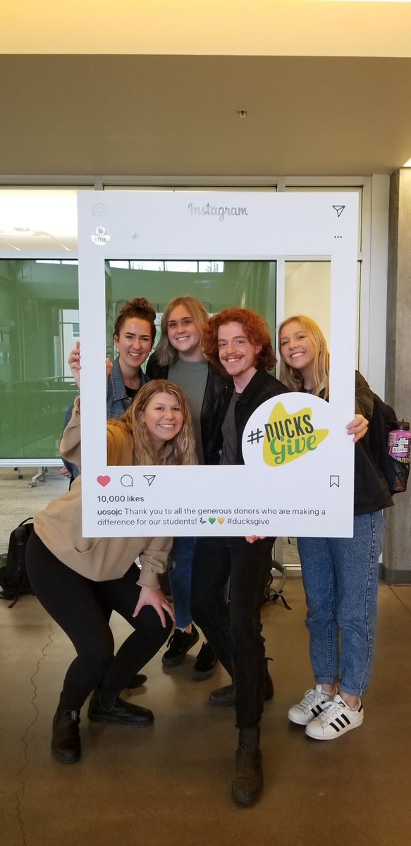 UO Journalism & Comm tweet media