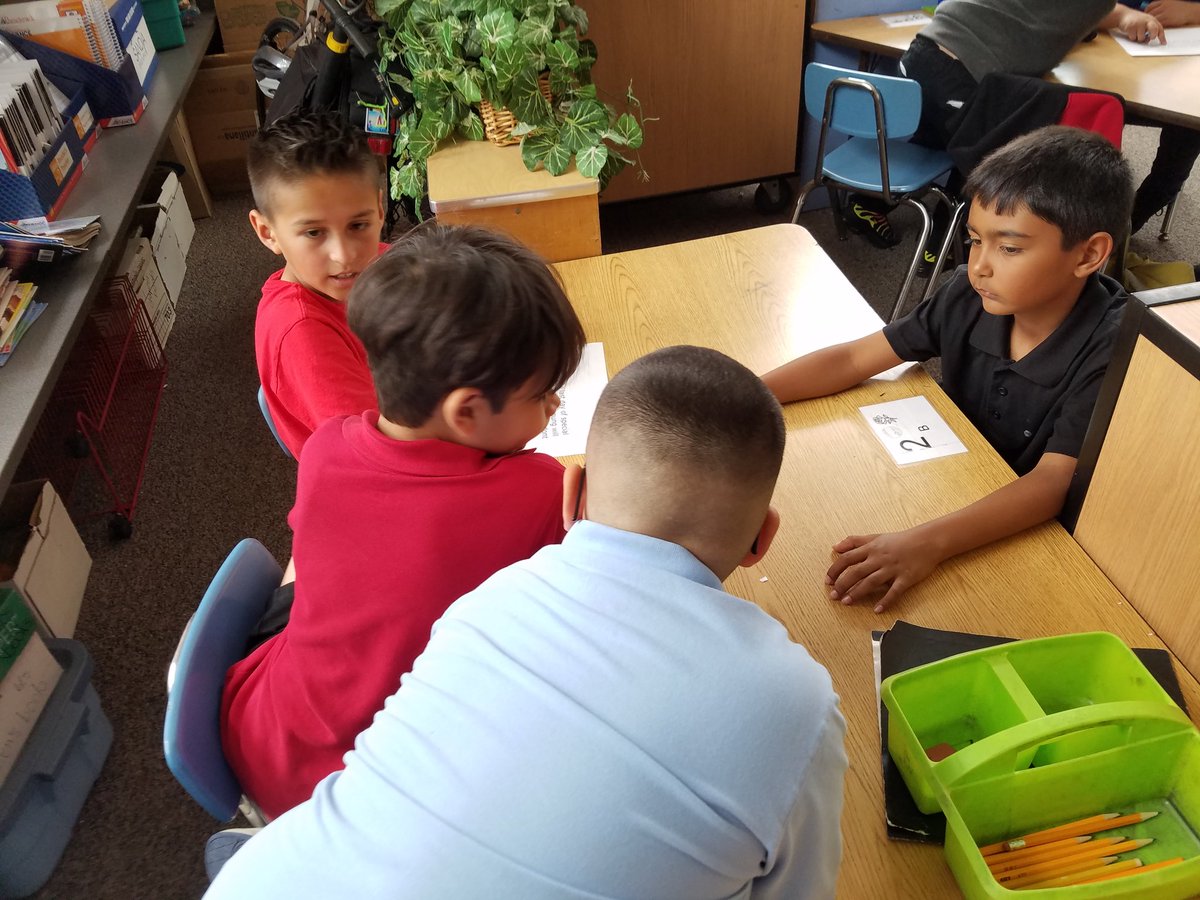 andysclass's tweet photo. Using the 'consensus round table' structure to fix sentences. #kagan #cooperativelearning https://t.co/UQLQ2hwxSy