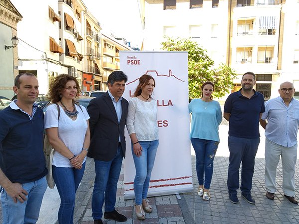 PSOEMontilla's tweet photo. .@RafaLlamasSalas anuncia la rehabilitación del #TeatroDonBosco como apuesta por ampliar los espacios culturales https://t.co/B4d34eDDdK #LaMontillaQueQuieres/♥️ https://t.co/qEOCVA4CTK