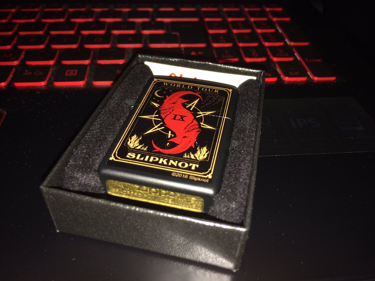 greedy_rascal's tweet photo. Hey @CoreyTaylorRock did You used the @slipknot @Zippo that we got from the Meet&amp;Greet to set Your statue on fire in the #Unsainted video? #wearenotyourkind #wanyk https://t.co/rVP4jHkFel