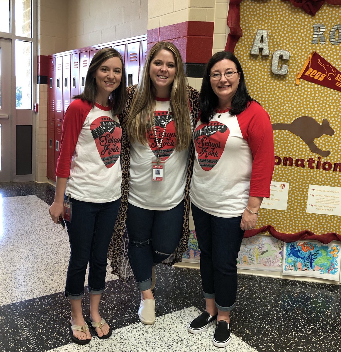 VanSTEAMBus's tweet image. Have you got your VISD #BoldSchoolBadging shirt yet?  There’s only one way to get one!  Ask @MrsHorton110, @mrsmartin_teach or @mrsmelton13 and they can put you on the right track!  @SISQITMAN @DonDunnd @VanMiddleSchool @SDavidson_3C @RyanBender2 @moffatt_teach #VanEdTech