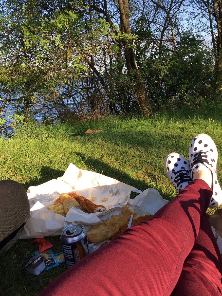 lindaslearning's tweet photo. Rounding off a cracking day @CELCIStweets #PositiveJourneys education conference in good Scottish style: a fish supper, can of irn bru and a windy walk. Huge thanks to all our speakers, workshop providers, exhibitors, staff and delegates #happythursday https://t.co/3komt6W88n