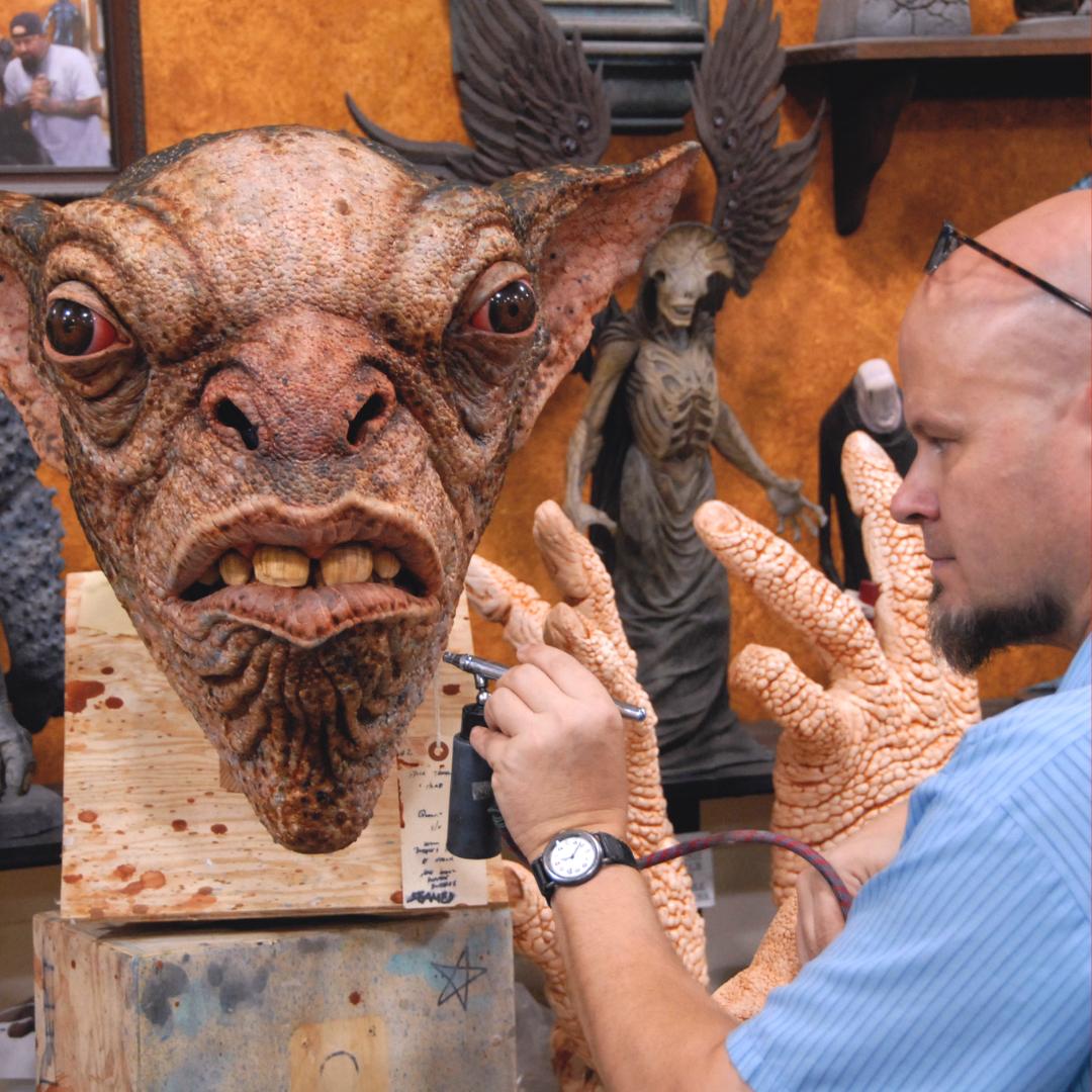 MakeupArtistmag's tweet photo. Imagine the hours spent detailing every pore of this creature! Incredible talent. What would you name him? 👻
#prosthetics #fx #moviefx #creaturemaking #sculpture
[Photo: Cronie #Troll for #Hellboy in Makeup Artist Magazine Issue 111] https://t.co/0lDsGN4XgB