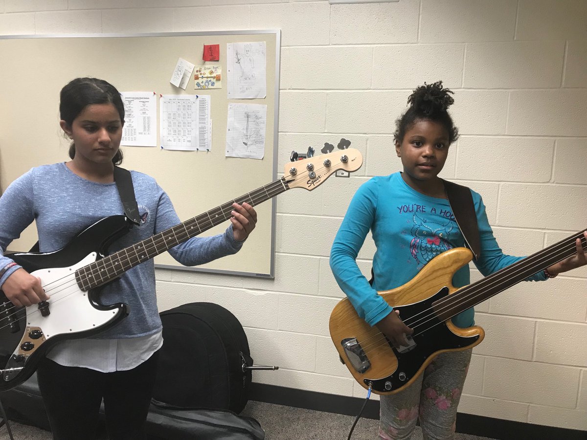 More bass guitar adventures with the beginners! #d45learn4life #orchestraisfun