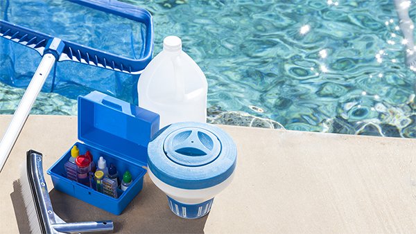 medlineplus's tweet photo. RT @CDCMMWR: Getting your pool ready for the summer? More than a third of ER visits due to #PoolChemical injuries are for children or teens. Protect them by keeping pool chemicals out of reach. #HSSW2019 https://t.co/1tIE9paFmr https://t.co/gYJIr7AKR3