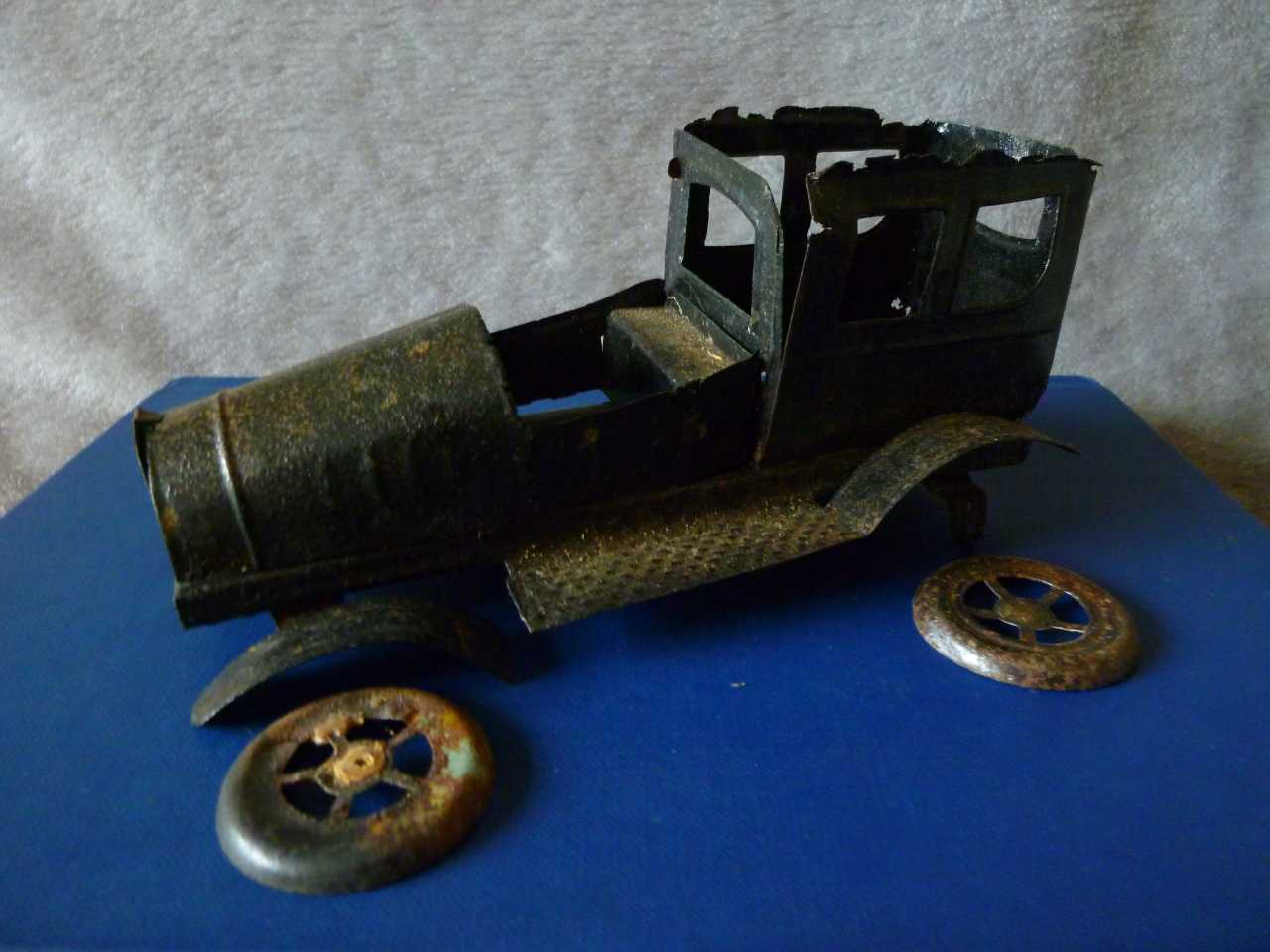 toydetectives on Twitter: "Unearthing an Early Tinplate Toy Discovery