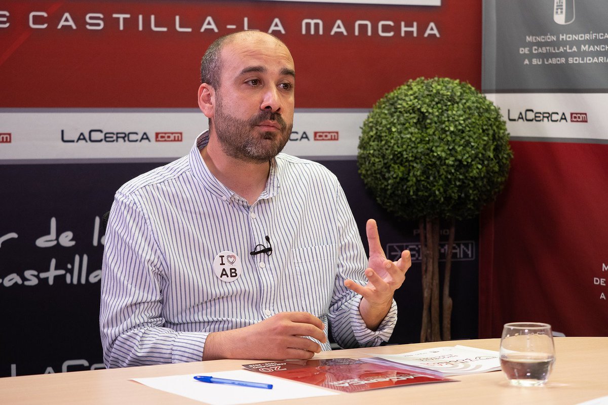 Os dejo mi entrevista en <a href="/La_Cerca/">LaCerca noticias CLM</a> en las que hablo del programa de Unidas Podemos 💜❤️💚 y sobre cuestiones como empleo, empresas, promoción de #Albacete, vivienda, pobreza, accesibilidad y posibles pactos postelectorales.

lacerca.com/noticias/repor…

#AlbaceteLoCambiasTú 💪💜❤️💚