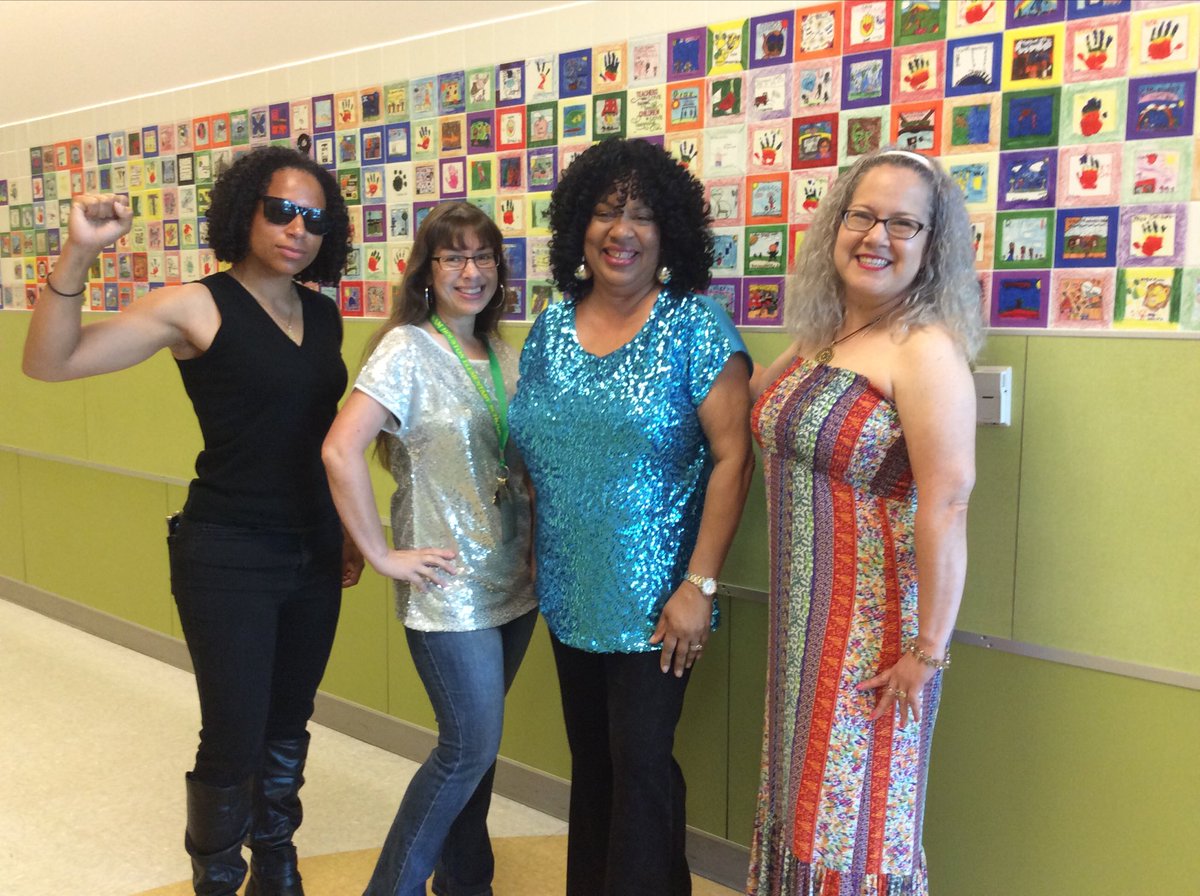 rfrancis05's tweet photo. Retiring in style—70’s style! #FSHEROCKS https://t.co/uaNsfiguUJ