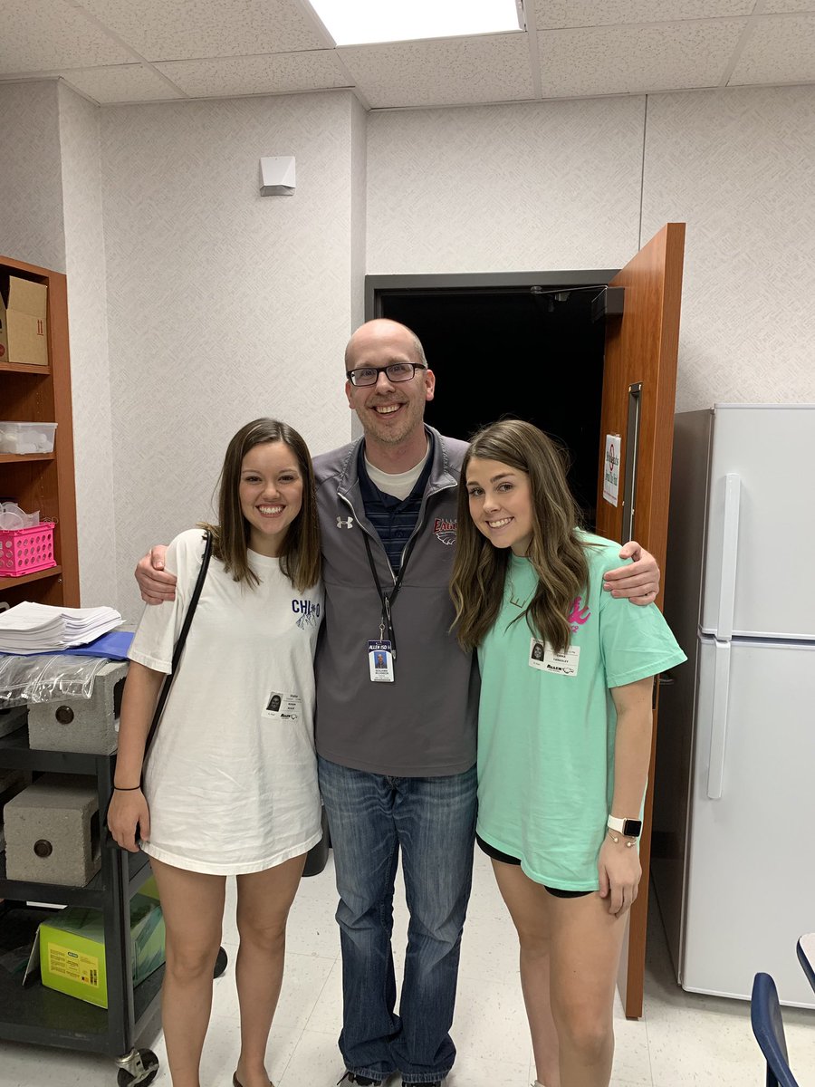 MrBenAHS's tweet photo. Fun visit today from @emmatanksley1 and @morganmcalebb ! Come back and visit anytime! https://t.co/glxItqLTBw