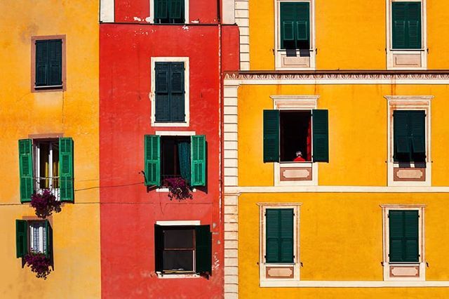 Did you spot her?⠀

Colorful building facades in the picturesque village of Dolceacqua in Italy.⠀

#italy #bestplacestogo #bucketlist #somewheremagazine #myfeatureshoot #natgeotravelpic #resourcemag #lonelyplanet #natgeotravel #beautifuld… bit.ly/2JPK7Lj