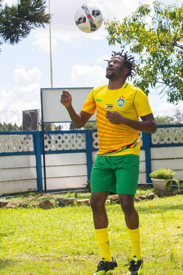 zimlive's tweet photo. A Zimbabwen designer offered this design to Umbro and ZIFA. He was turned down. Let's see all your other designs which were rejected https://t.co/AgORA3YXtr