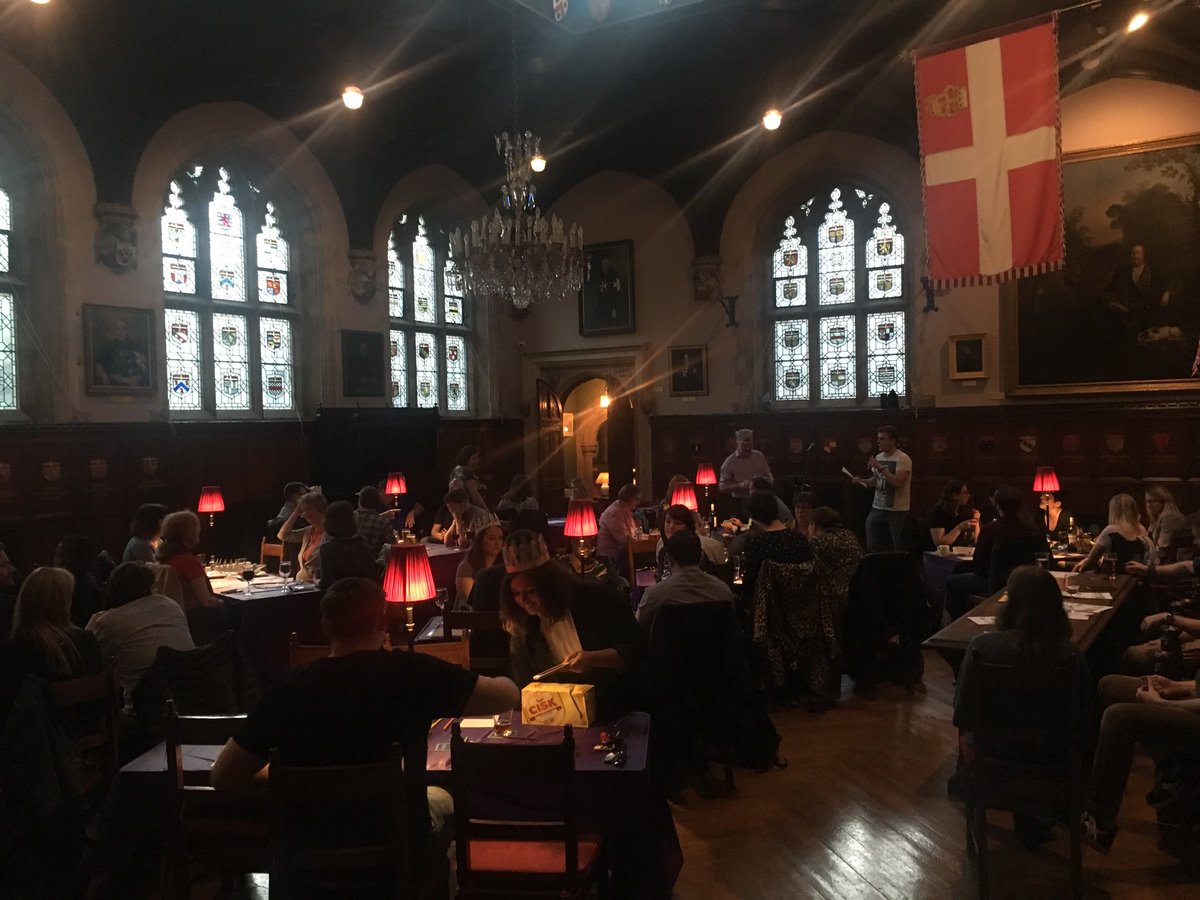 StJohnsGate's tweet photo. In to the second half of our #LateAtTheGate for @MuseumsAtNight after a hotly contested bonus round. Thanks to @jerusalemtavern and @TheQuizTeam for another excellent Ye Olde Tavern Quiz! #museums #quiznight #LONDON https://t.co/fhfjSNBpaM