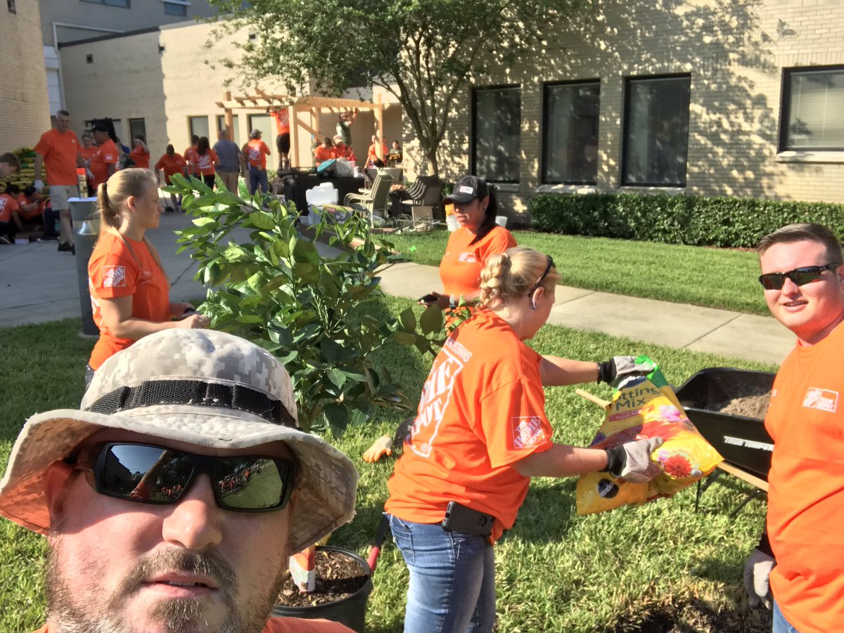 thdphillips's tweet photo. Another awesome Team Depot Event. Team Orlando and Team Tampa representing.  Team Depot Event at the Veterans hospital in Tamp. #givingback. @thdphillips @OrangeJuiceTHD @JohnDHof7 @SHAMWOWJR95 @THDViparina @TackettTHD @JJAdkins27 @doctorJAY_thd @RGM_MarcialRod https://t.co/mULOlcGmin