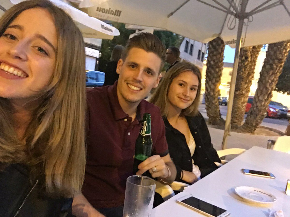 MariaVaello_21's tweet photo. Kon los xavalikkkosss jeje ❤️ @Rami14KCF  @PatriSogorb https://t.co/T1KpUSDGRb