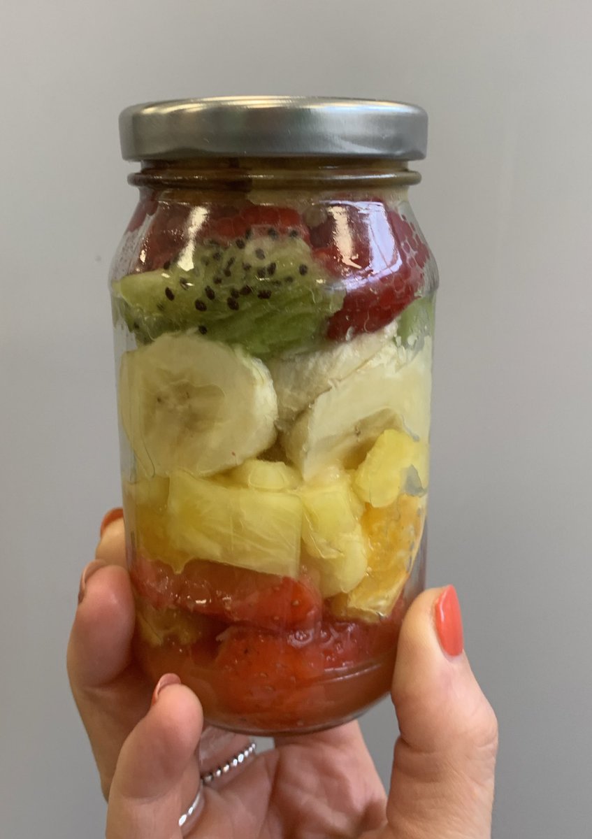 HathershawDT's tweet photo. Year 7 have been very creative with their pasta salad jars. A fruit salad jar was made too!!! Great idea 👍🏼@HRC_Hathershaw #TogetherWeSucceed 🥒🍅🥕🍓🍇 #foodtech #healthylifestyle #HealthyLiving https://t.co/rNfyyZ2I0J