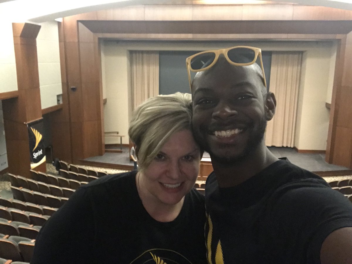 calebwesco's tweet photo. @LoriAmes not only did an awesome job at the Kansas City #NetworkTalkTour but also really showed how Sprint is creating a #brighterfutureforall https://t.co/MCjgYMNrLV
