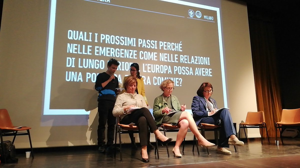 agescimilano's tweet photo. #PoliticaEstera #Europee2019 #Pime #AgesciMilano #CNGEI trio al femminile https://t.co/Ndsx9ESXrz