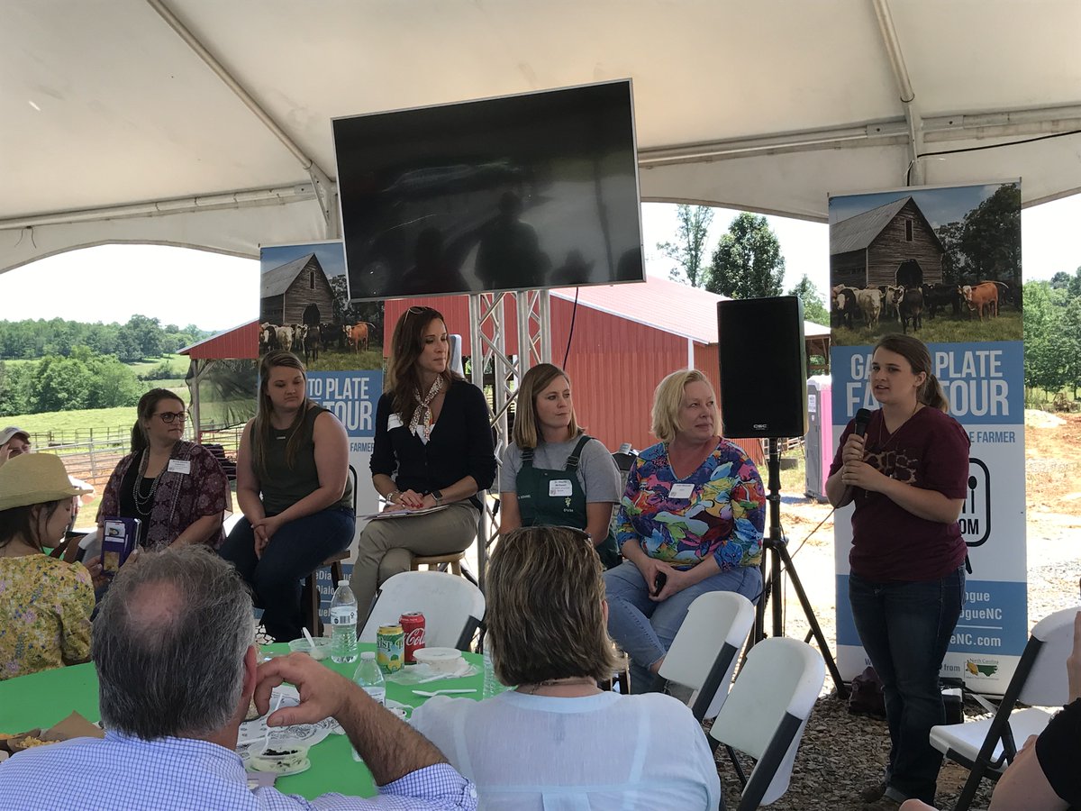 After a great day of touring beef cattle farms and some Howling Cow ice cream, this group held a panel answering bloggers questions on raising cattle all the way to antibiotics. @NCFarmBureau @NCBeef @FeedTheDialogue @InglesDietitian @_LyndaLoveland #GateToPlate