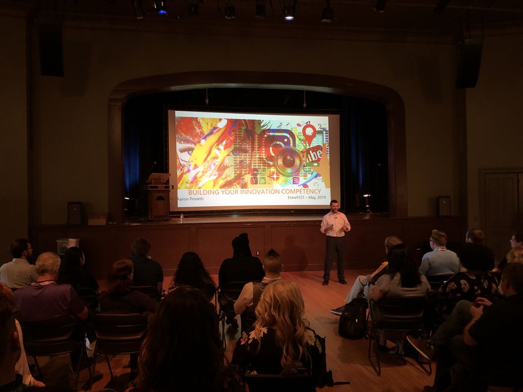 ethananderson's tweet image. #requestforproduct A phone camera that can balance exposure so both the darkened room and the bright presentation screen are visible. Does this exist somewhere? #EntreFEST2019