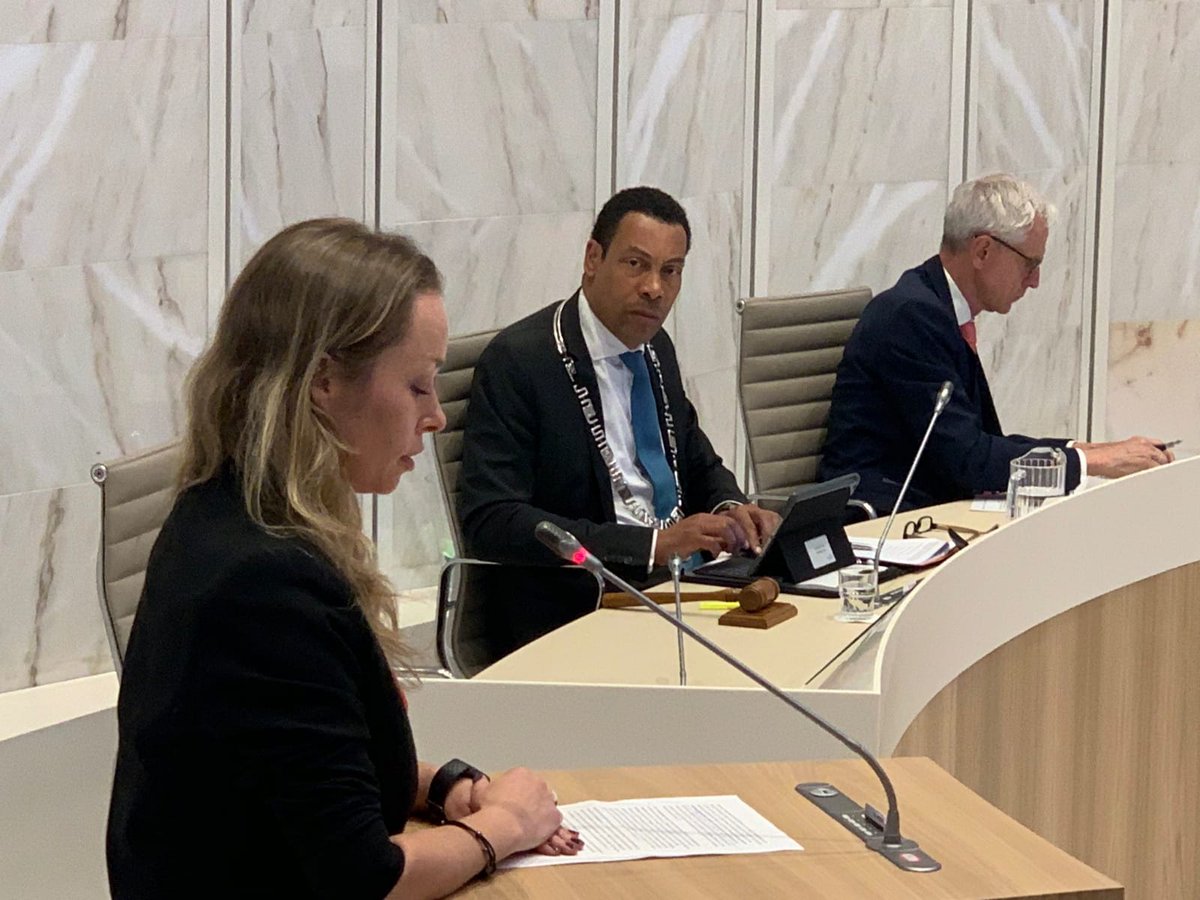 Drie punten waar de PvdA tevreden over is en drie punten waar we actie op ondernemen. Met <a href="/leidahohle/">Leida Höhle</a> m.facebook.com/story.php?stor…