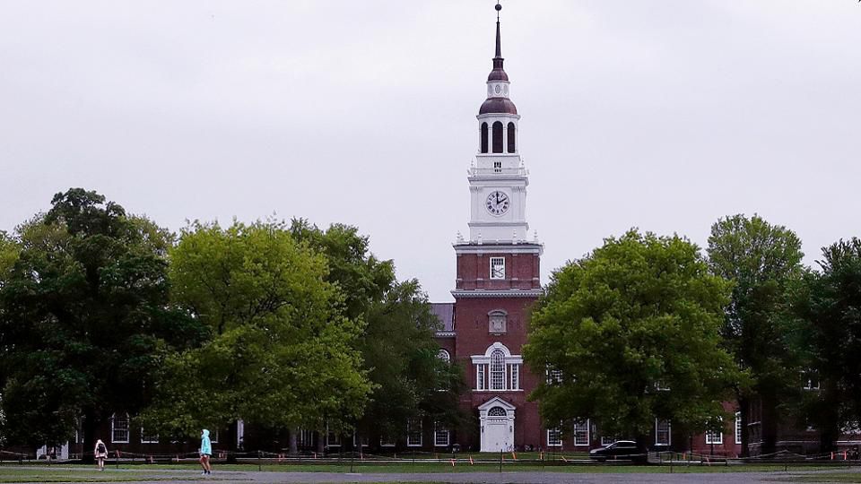 Forbes's tweet image. Should victims of sexual harassment be permitted to maintain their anonymity? Dartmouth College says no on.forbes.com/6018EcK3y