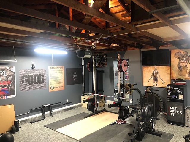 FlipsideCanvas's tweet photo. Not decorations. DECLARATIONS. 
This looks amazing @chef_terbo thanks for your support. 
____
____
#americanmade #homedecor #usmc #jocko #patriot #america #freedom #warrior #tactical #pipehittersunion #veteran #design #marine #art #artwork #usa #customde… https://t.co/mQUhafHyXA https://t.co/AwoDdfqMlR
