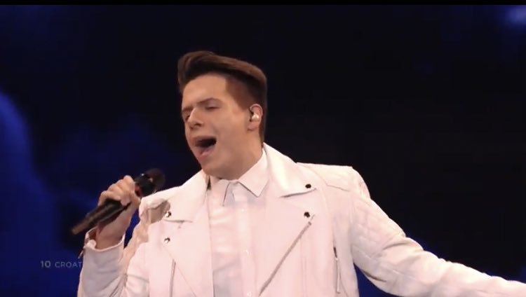 vvanilnoe's tweet photo. #Eurovision
#Eurovision2019
Вам не кажется что участник из Хорватии это вне брачный сын Ника Джонаса и Эндрю Скотта? 🤔
#какясмотрюевровидение https://t.co/UnZt6n4g2P