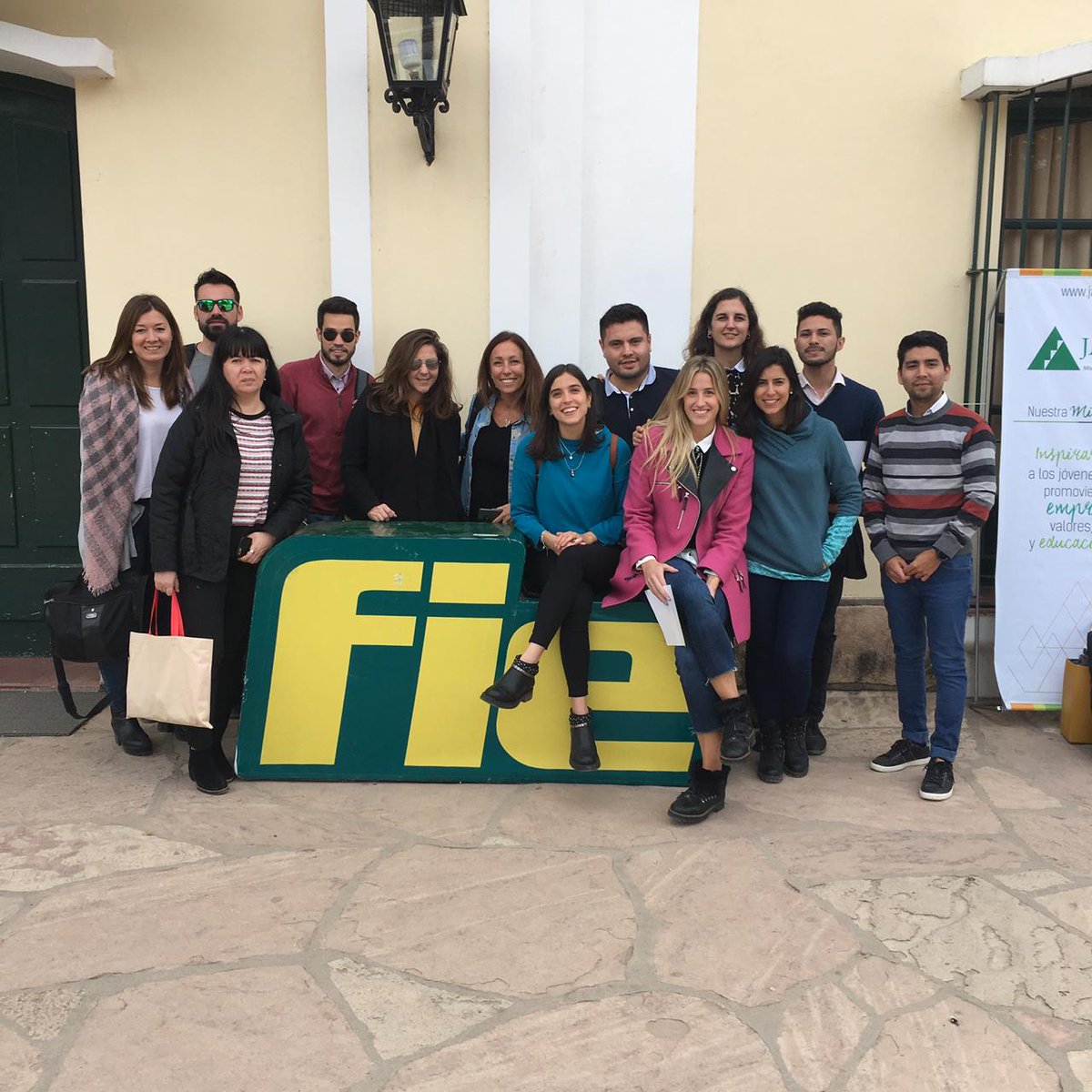 MendeMariaBelen's tweet photo. Futuro del Trabajo, Inteligencia Adaptativa y Nuevos Emprendimientos: Triple Impacto.

Nuestros profes liderando los Talleres Temáticos del #FIE19 junto a más de 450 jóvenes de Latinoamérica ¡Felicitaciones! https://t.co/aPcexN7pHu
