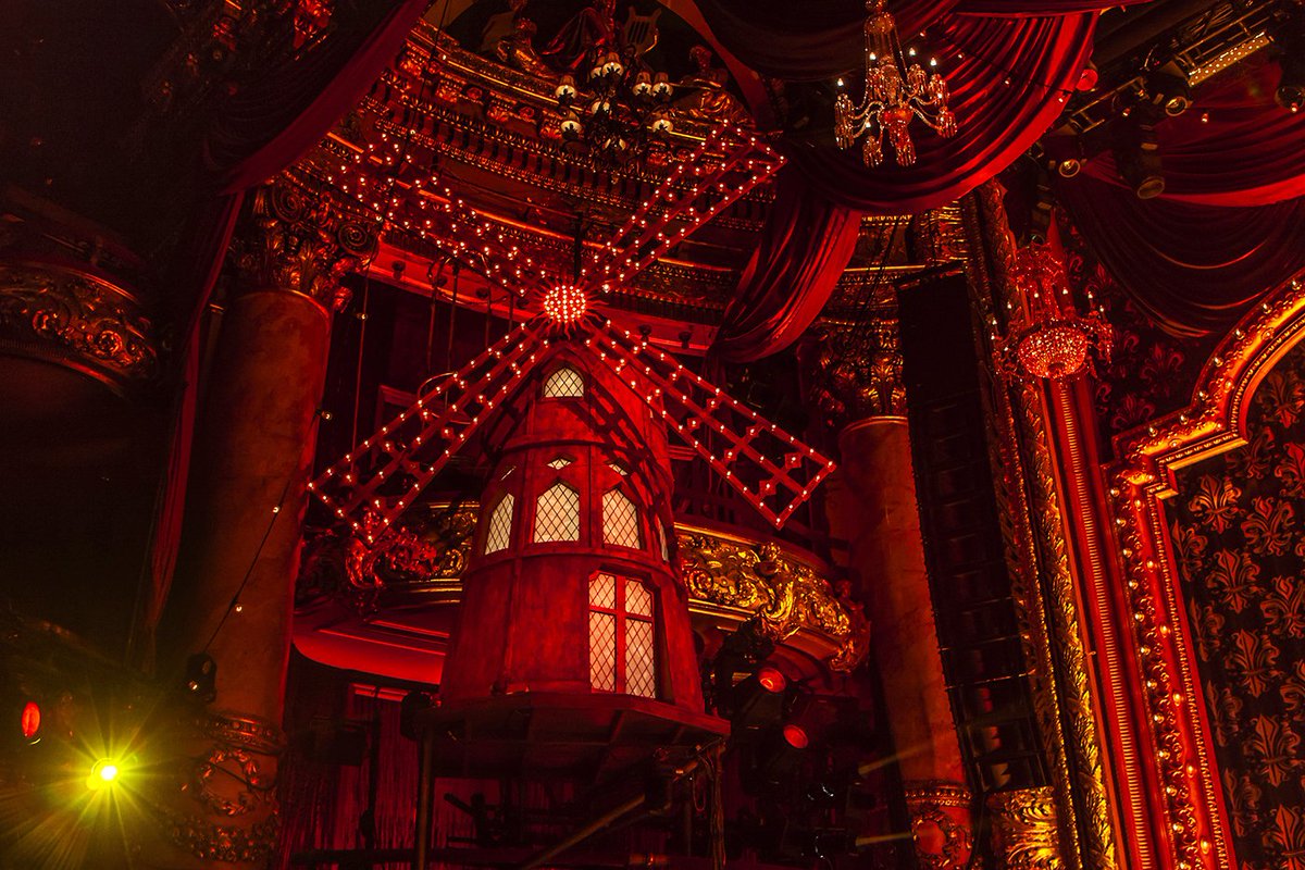 Moulin Rouge Previews 