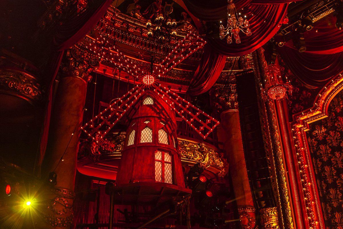 Moulin Rouge Previews 
