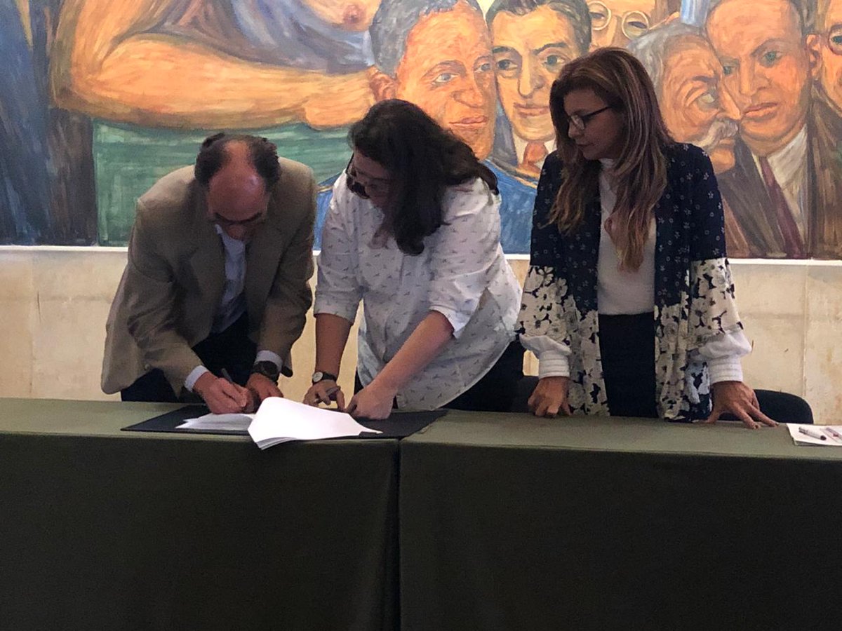 #AEstaHora Asistimos a la firma del Convenio Marco de Cooperación entre la <a href="/UNColombia/">UNColombia</a> y la <a href="/acmineriacol/">Asociación Colombiana de Minería</a> que busca fomentar una discusión más técnica en torno a la minería” #LoQueNosUne es la ciencia, la academia, la cultura #MineríaModerna @secminasant