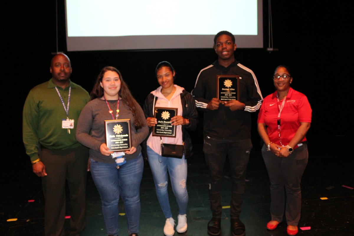 RichSouthHS's tweet photo. 2018-19 Outstanding students have been recognized. See story at https://t.co/QhBGiOV8MV #RichinStudentSuccess #GoStars @PrincipalVarn #RSStarPower https://t.co/egwCToMgLP