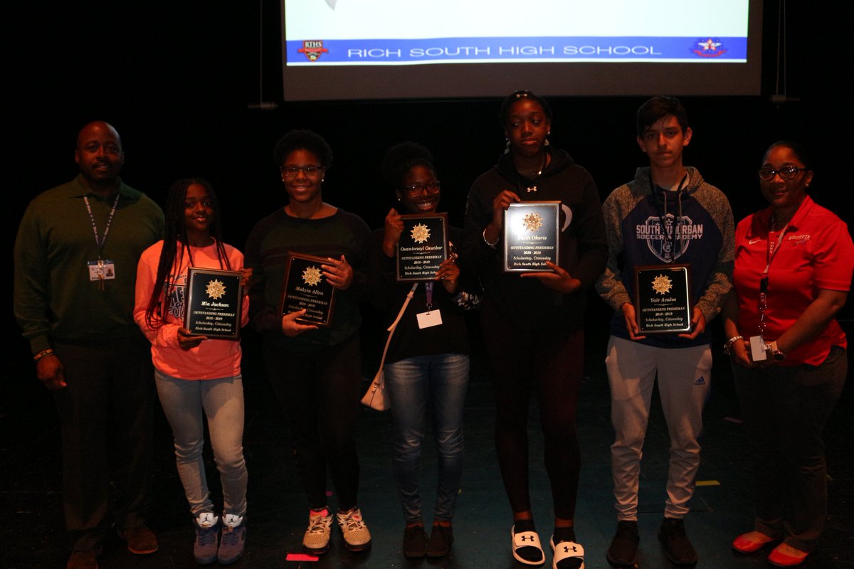 RichSouthHS's tweet photo. 2018-19 Outstanding students have been recognized. See story at https://t.co/QhBGiOV8MV #RichinStudentSuccess #GoStars @PrincipalVarn #RSStarPower https://t.co/egwCToMgLP