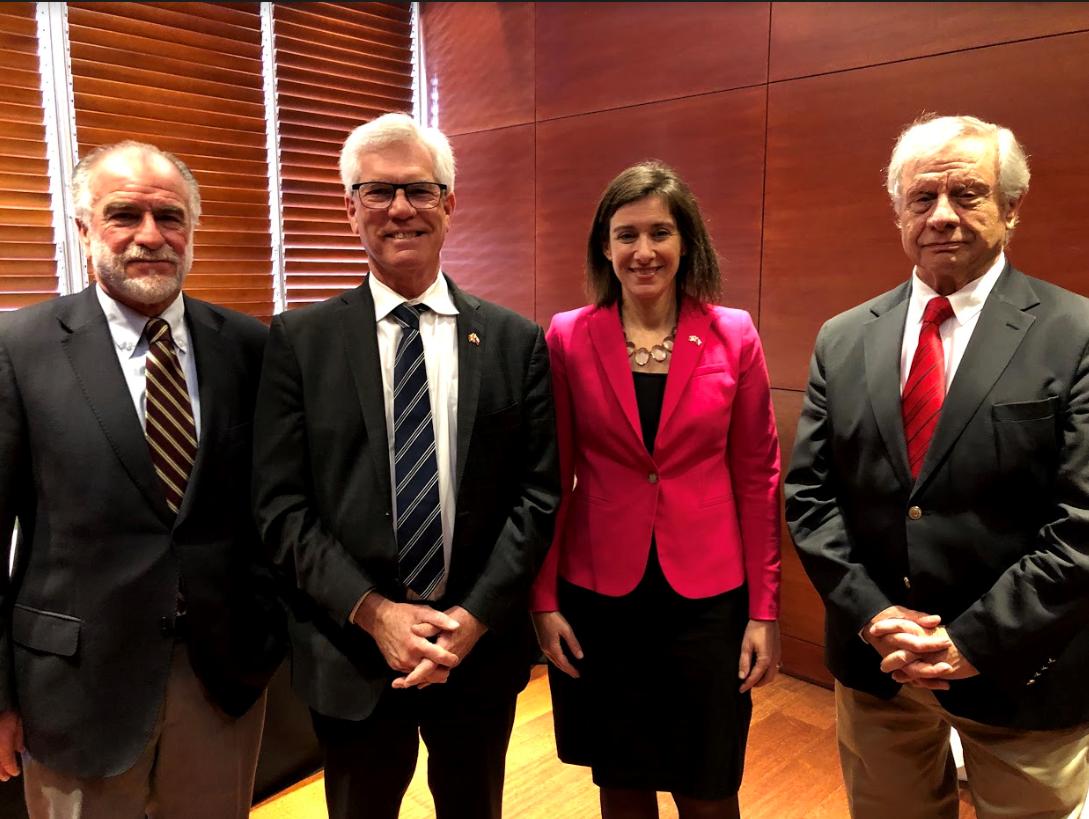 CanadaTrade's tweet photo. Today Min. Carr met with the Chile-Canada Chamber of Commerce to highlight 🇨🇦’s trade strategy &amp; the #CPTPP. He also met with canola sector companies to enhance our position as a trusted supplier of canola. https://t.co/ZkwbfHGftX