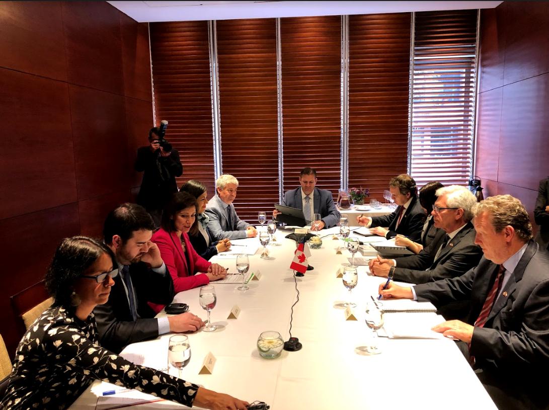 CanadaTrade's tweet photo. Today Min. Carr met with the Chile-Canada Chamber of Commerce to highlight 🇨🇦’s trade strategy &amp; the #CPTPP. He also met with canola sector companies to enhance our position as a trusted supplier of canola. https://t.co/ZkwbfHGftX