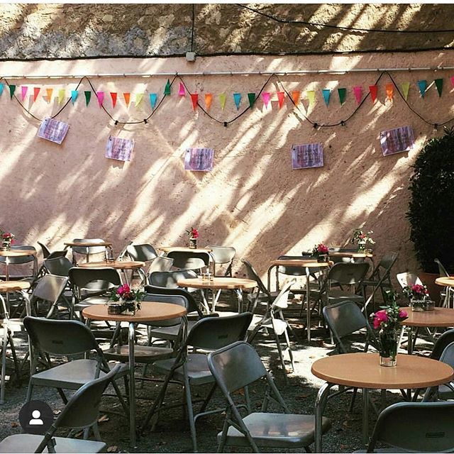 numon_bcn's tweet photo. Estamos muy contentas de colaborar con el Flea Market de este sábado que han organizado las chicas de @elcocoassociacio  de COnsum COscient. El objetivo es fomentar la cultura de la compra de ropa de segunda mano en Reus, concienciar a la gente de que la… https://t.co/ixpKr4QfhM https://t.co/Pjl7S4wpIP