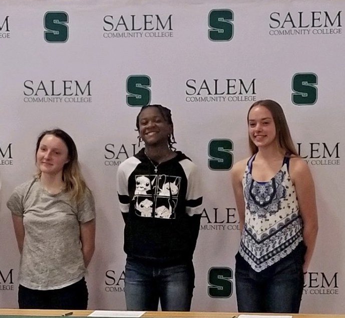 sccmightyoaks's tweet photo. #SCCAthletics sends a huge welcome to our new signees to #sccWXC and #sccWBB
1st πΈ:
Emily McGlamery a cross country senior from Pennsville Memorial High School.
2nd πΈ:
Kathryn Glaspe, Rahzirah Blocker and Nicole Focht https://t.co/RlVD33BxUo