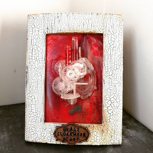 Crumbs_Fluff's tweet image. I'll be listing this Glass Clockwork Heart piece on Etsy tomorrow. Crackle effect and cogs- two of my favourite things! #steampunk #steampunkart #clockworkheart #mixedmedia #resin8uk #resinart #steampunkhome #weirdscience #fantasyart #steampunkinspiratio… bit.ly/2W71duy