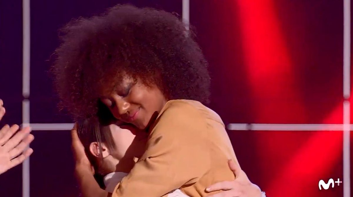 FAMAabailarCero's tweet photo. Así se despide Valeria de sus compañerxs 💙 ¡Ha sido un placer disfrutar de todo tu TALENTO! Te deseamos lo mejor 💙💙💙💙
#FamaABailarFinal2 https://t.co/bEXY5vJGE9