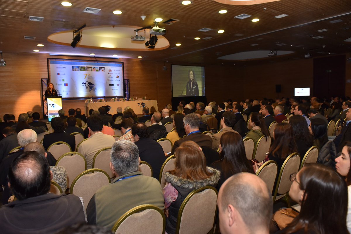 FedelecheFG's tweet photo. #País🇨🇱| @Chilelacteo2019 invita a quienes se sientan cercanos al sector lechero a asistir y sentirse parte de este gran encuentro que permite poner en el lugar que se merece la #leche nacional https://t.co/zpQ2VlLhOz https://t.co/3qJJz4dGEU